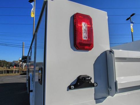 New 2025 GMC Sierra 3500 Pro w/ Convenience Package image 8