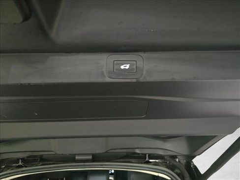 Used 2023 Land Rover Range Rover Long Wheelbase SE AWD/4WD image 14