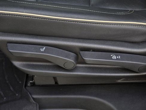 Used 2021 Chevrolet Tahoe Premier w/ Premium Package image 33