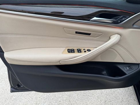 Used 2020 BMW 530i w/ Convenience Package RWD image 15