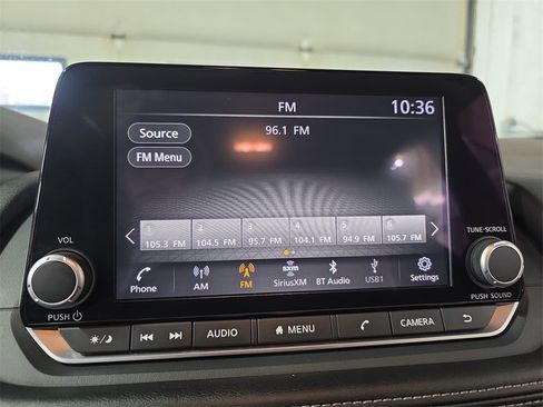 Used 2023 Nissan Rogue S image 21