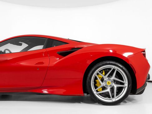 Certified 2022 Ferrari F8 Tributo RWD image 16