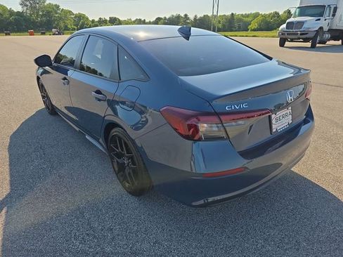 Used 2025 Honda Civic Sport image 11