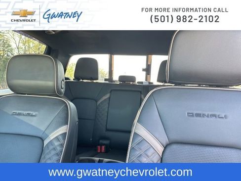 Used 2025 GMC Canyon Denali image 25