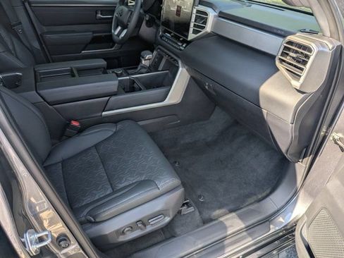 Used 2025 Toyota Tundra Limited AWD/4WD image 12