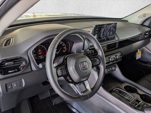 New 2025 Honda Pilot EX-L image 3