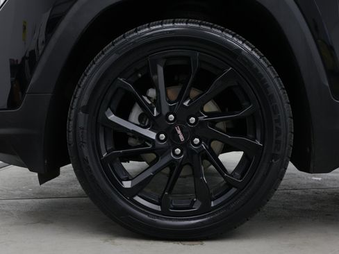 Used 2024 GMC Terrain SLE w/ Elevation Edition FWD image 13