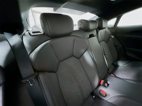 Used 2022 Audi e-tron GT Premium Plus image 24