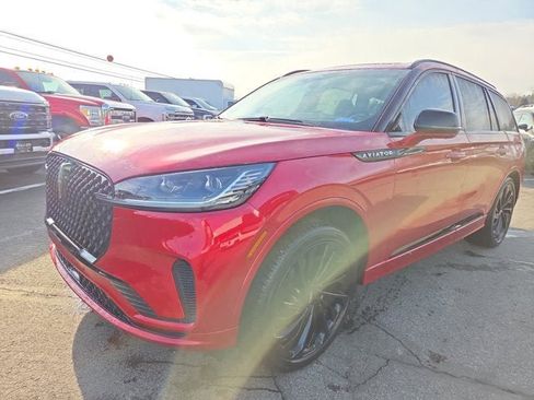 Used 2025 Lincoln Aviator Reserve w/ Equipment Group 201A image 2