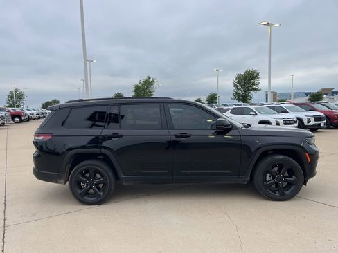 Used 2024 Jeep Grand Cherokee L Limited w/ Black Appearance Package RWD image 6