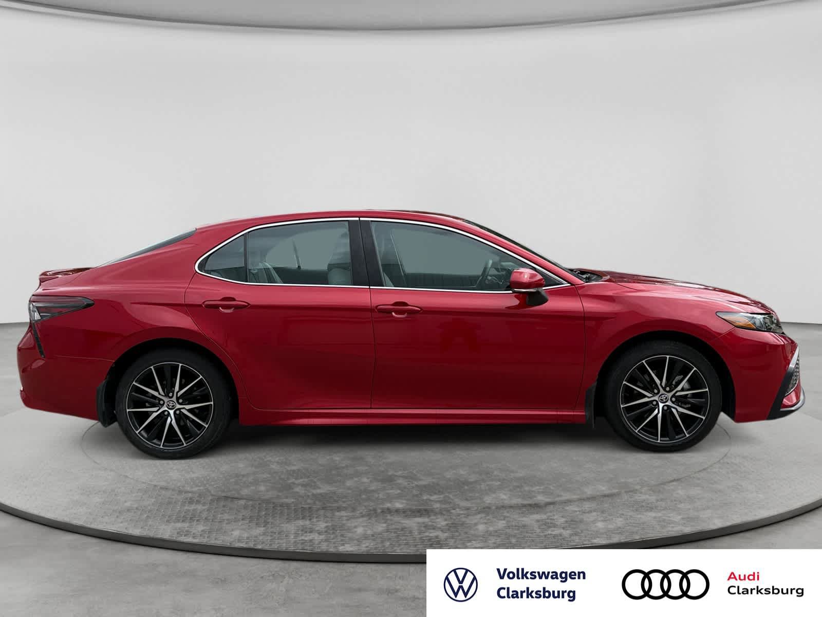 Used 2024 Toyota Camry SE FWD image 4