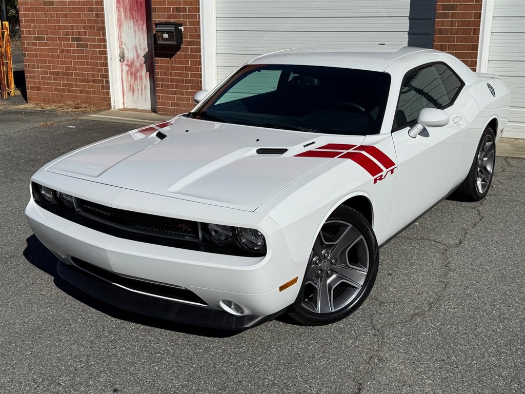 Used 2012 Dodge Challenger R/T RWD image 6