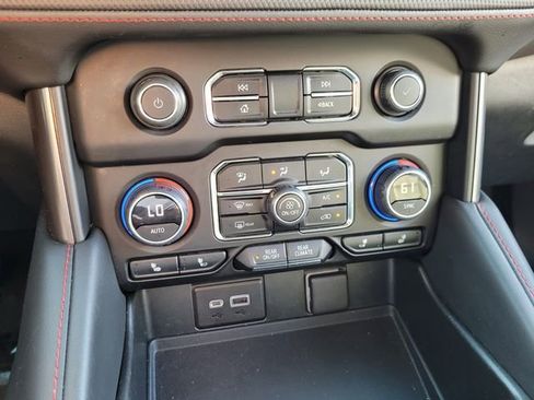 Used 2022 Chevrolet Tahoe RST image 30