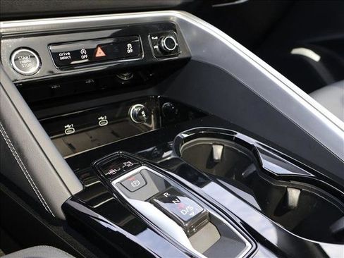 Used 2025 Audi Q5 Premium w/ Premium Plus AWD/4WD image 18