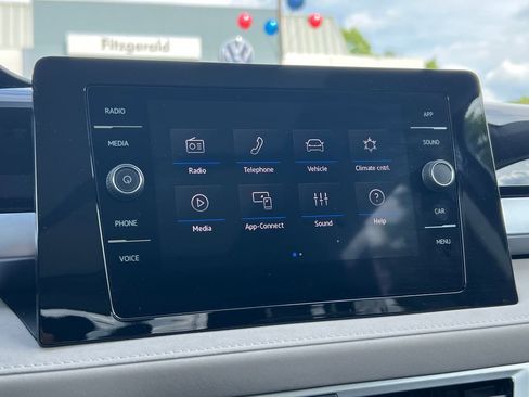 Used 2025 Volkswagen Taos SE w/ Panoramic Sunroof Package AWD/4WD image 24
