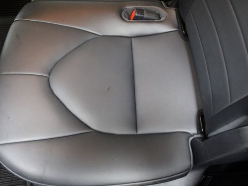 Used 2021 Toyota Highlander XLE image 22