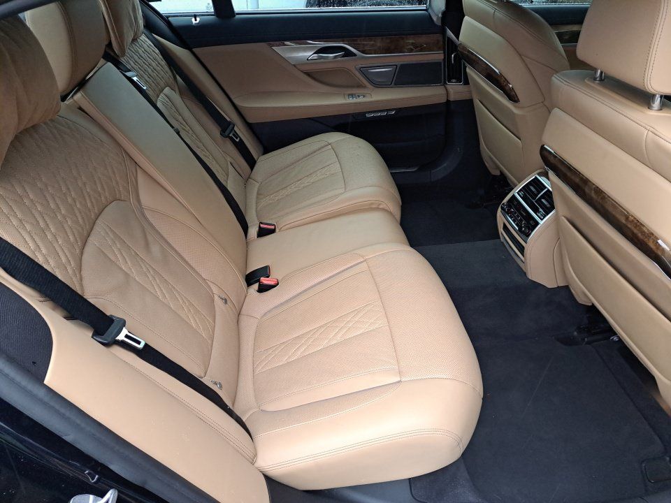 Used 2016 BMW 750i RWD image 14