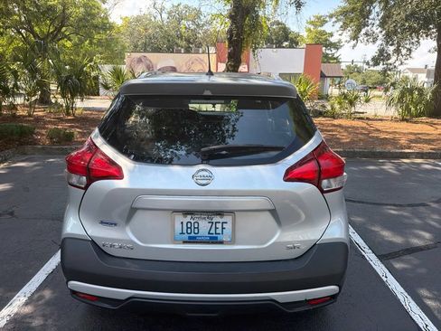 Used 2019 Nissan Kicks SR w/ SR Premium Package FWD image 16