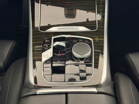 Used 2025 BMW X5 xDrive50e image 22