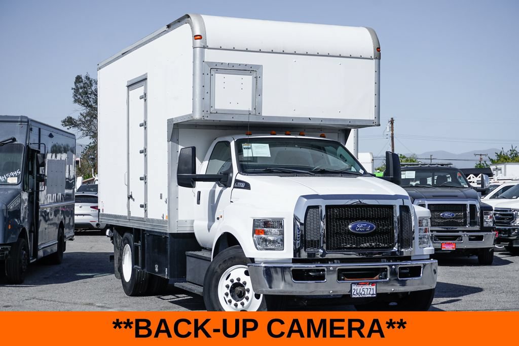 Used 2016 Ford F650 2WD Regular Cab Super Duty image 2