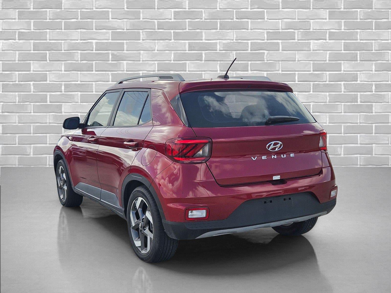 Used 2024 Hyundai Venue SEL FWD image 8