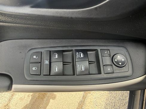 Used 2018 Jeep Cherokee Limited image 49