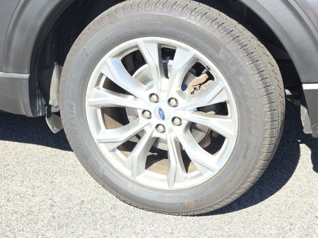 Used 2020 Ford Explorer XLT w/ Equipment Group 202A AWD/4WD image 5