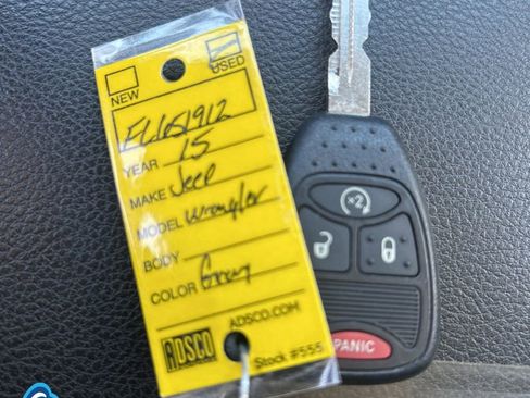 Used 2015 Jeep Wrangler Unlimited Sahara w/ Connectivity Group AWD/4WD image 26