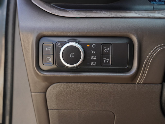 Used 2023 Ford Explorer Platinum w/ Technology Package AWD/4WD image 22