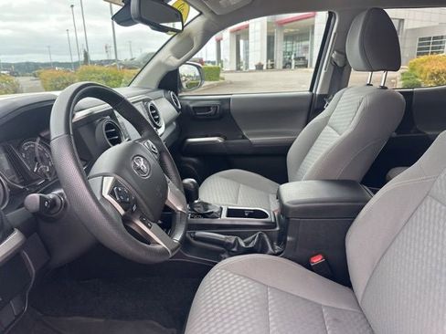 Used 2022 Toyota Tacoma SR5 RWD image 16