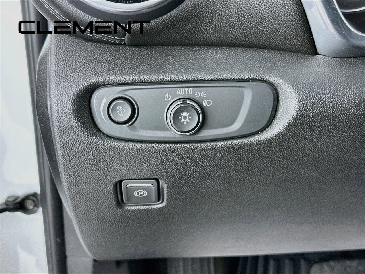 Used 2020 Chevrolet Blazer LT FWD image 14