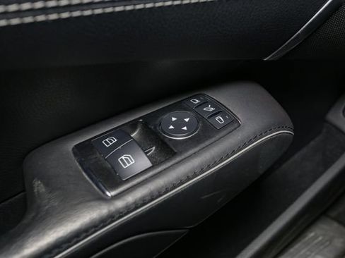 Used 2013 Mercedes-Benz SL 550 image 31