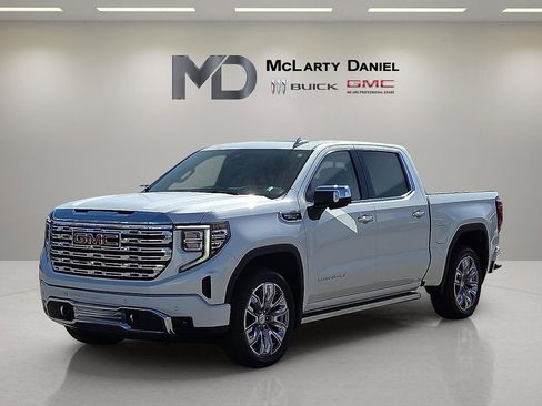 Used 2022 GMC Sierra 1500 Denali w/ Denali Reserve Package image 2