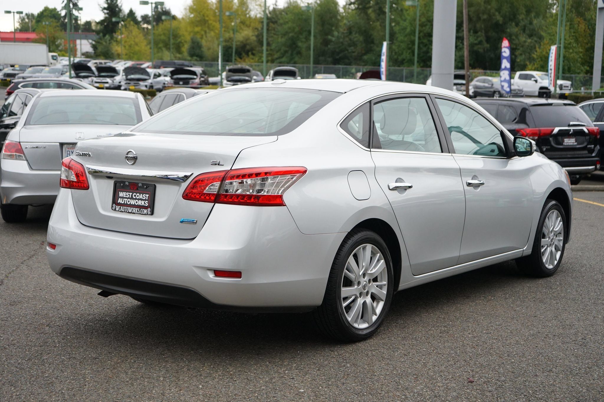 Used 2014 Nissan Sentra SL w/ Premium Package FWD image 5