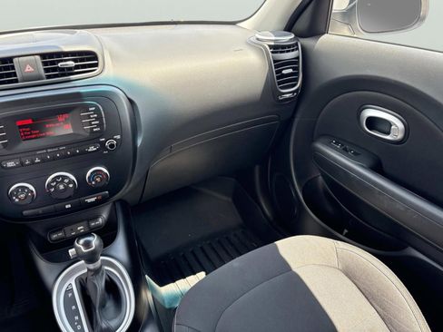 Used 2016 Kia Soul FWD image 11