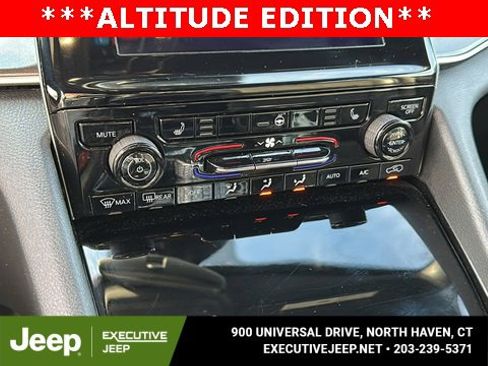 Used 2021 Jeep Grand Cherokee L Laredo image 17