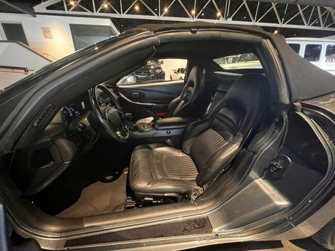 Used 2004 Chevrolet Corvette Convertible w/ Preferred Equipment Group image 10