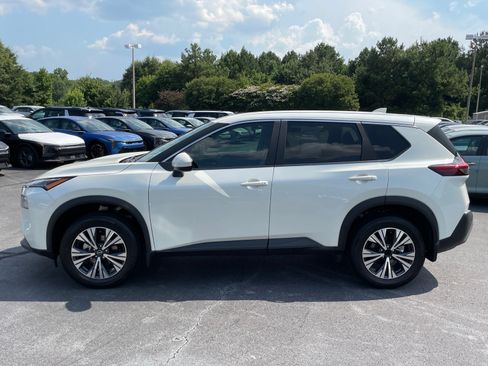 Used 2023 Nissan Rogue SV FWD image 6