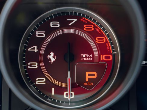 Used 2019 Ferrari Portofino RWD image 48