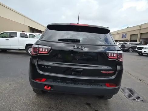 Used 2024 Jeep Compass Trailhawk AWD/4WD image 4