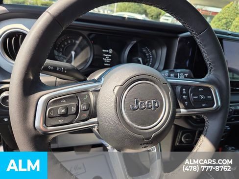 Used 2025 Jeep Wrangler Unlimited Sahara AWD/4WD image 24