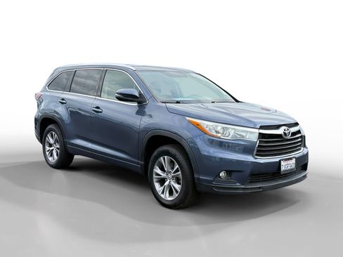 Used 2015 Toyota Highlander XLE image 7