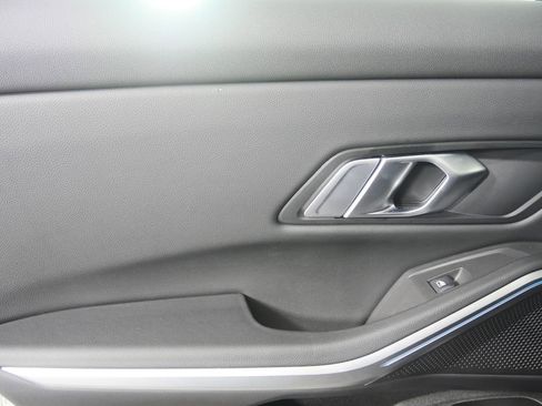 Certified 2023 BMW 330i xDrive Sedan w/ Convenience Package image 13