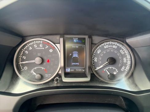 Used 2023 Toyota Tacoma TRD Off-Road RWD image 9