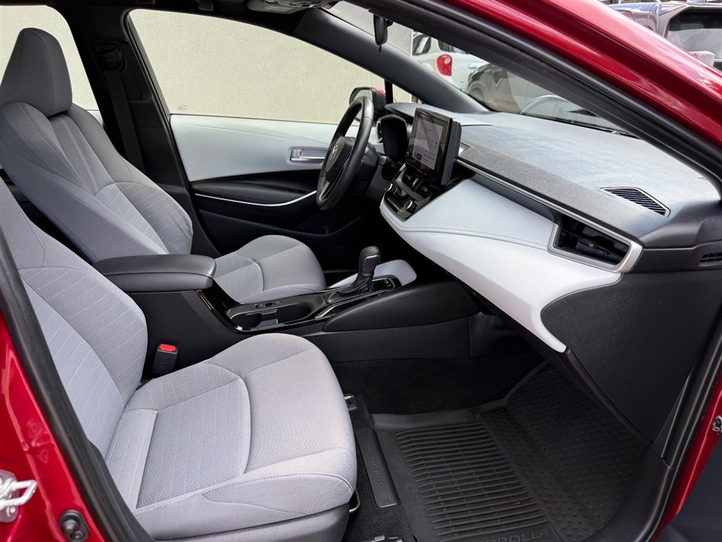 Used 2023 Toyota Corolla SE w/ SE Premium Package FWD image 4