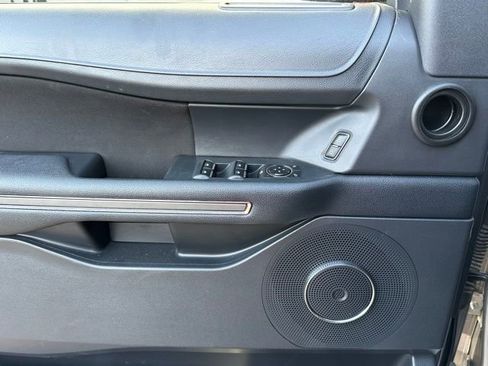 Used 2022 Ford Expedition XL image 8