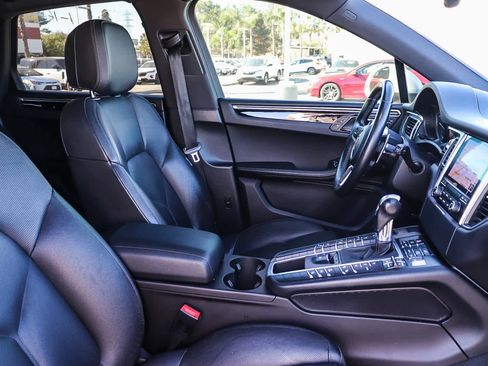 Used 2017 Porsche Macan image 18