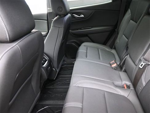 Used 2024 Chevrolet Blazer LT w/ LPO, Black Grille Bar Package image 22