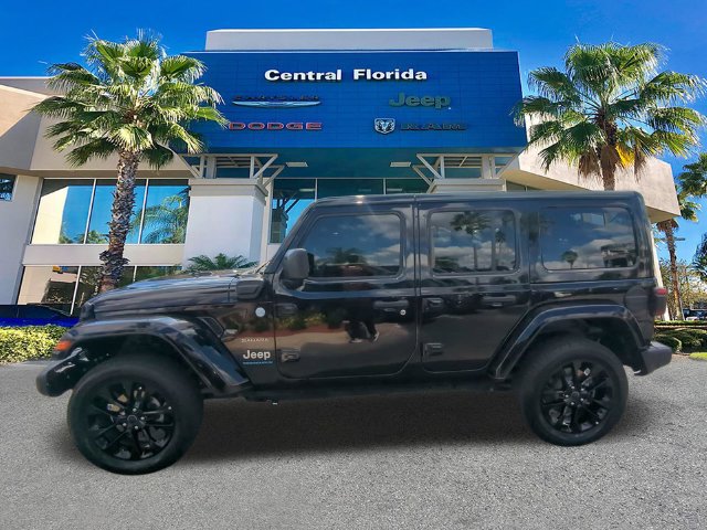 Used 2024 Jeep Wrangler Unlimited Sahara w/ Technology Group AWD/4WD image 8