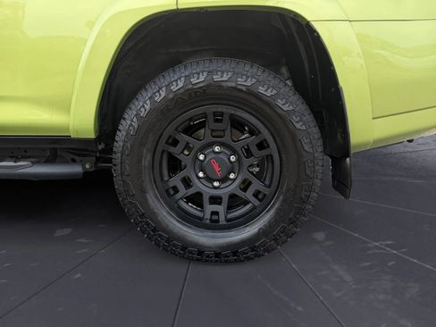 Used 2023 Toyota 4Runner TRD Off-Road Premium AWD/4WD image 32